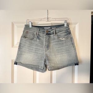 Denizen from Levi’s Women’s light blue denim shorts